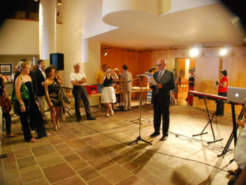 317562_10150785460565697_2974431_n