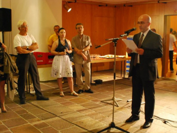 319091_10150785460720697_350915_n